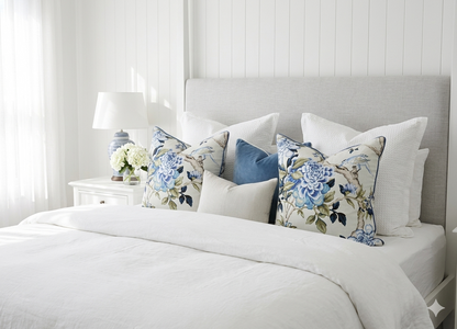 Waverly Mudan Porcelain Blue cushion